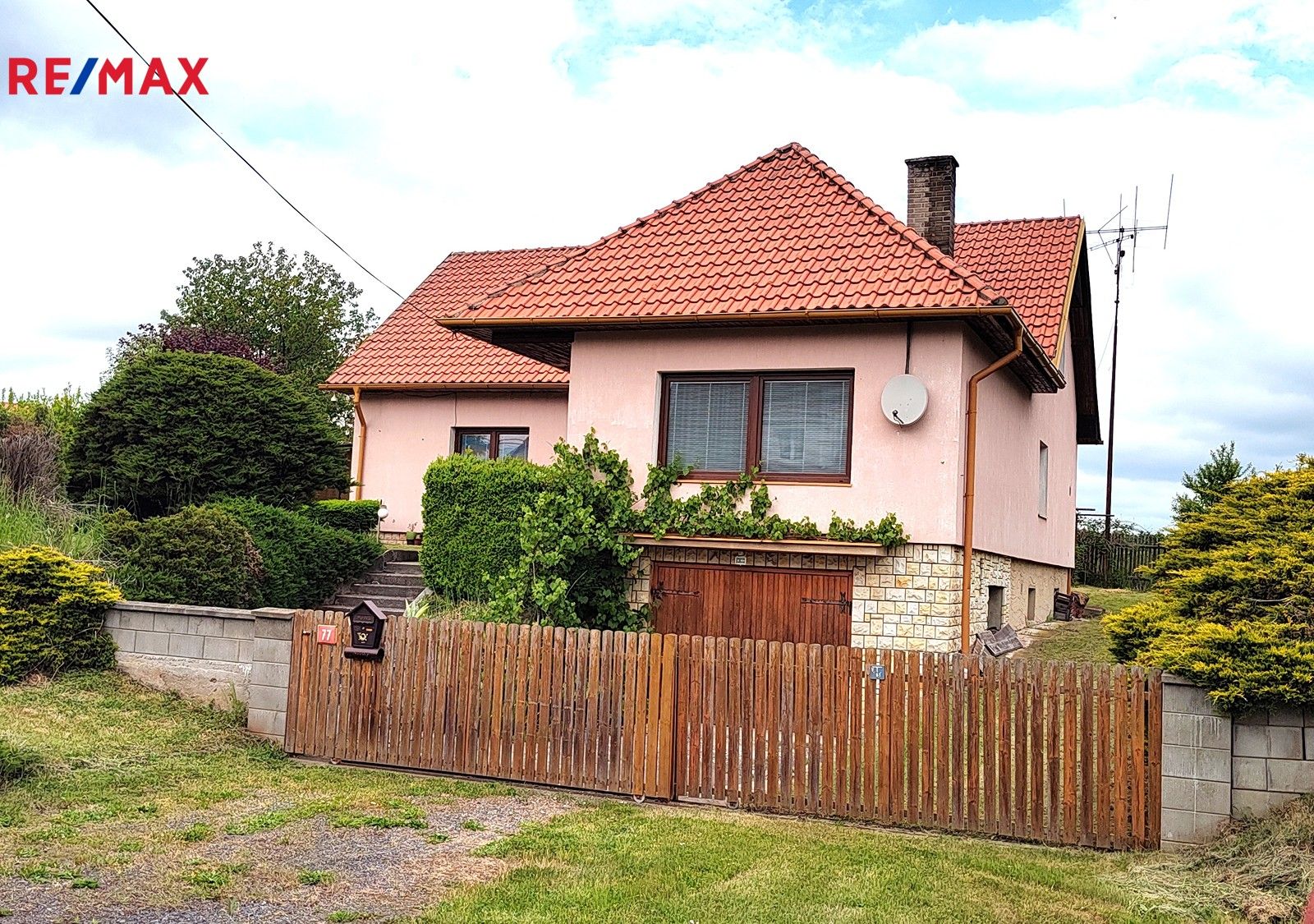 Prodej rodinný dům - Petrohrad, 151 m²