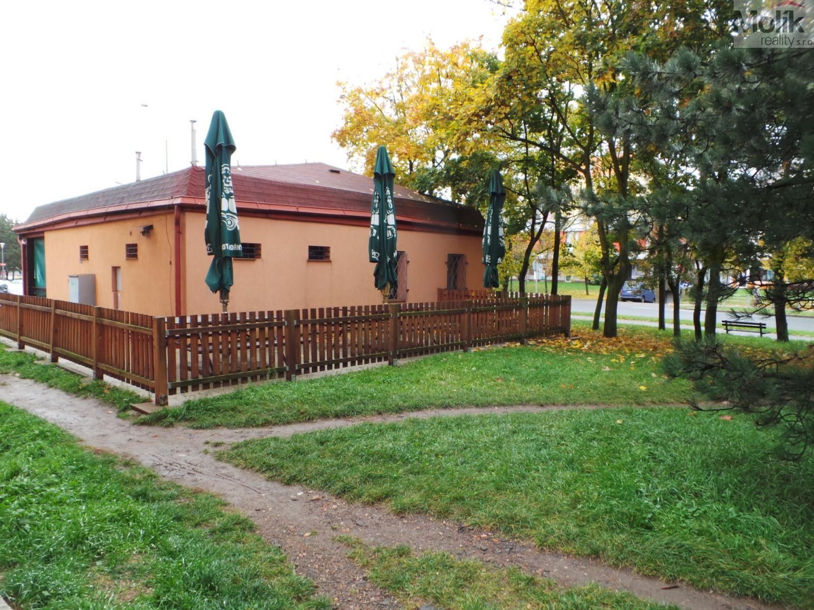 Restaurace, Lipová, Most, 760 m²