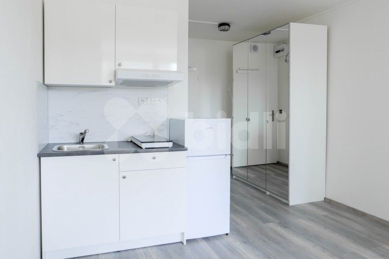 Pronájem byt 1+kk - Děčínská, Praha, 24 m²