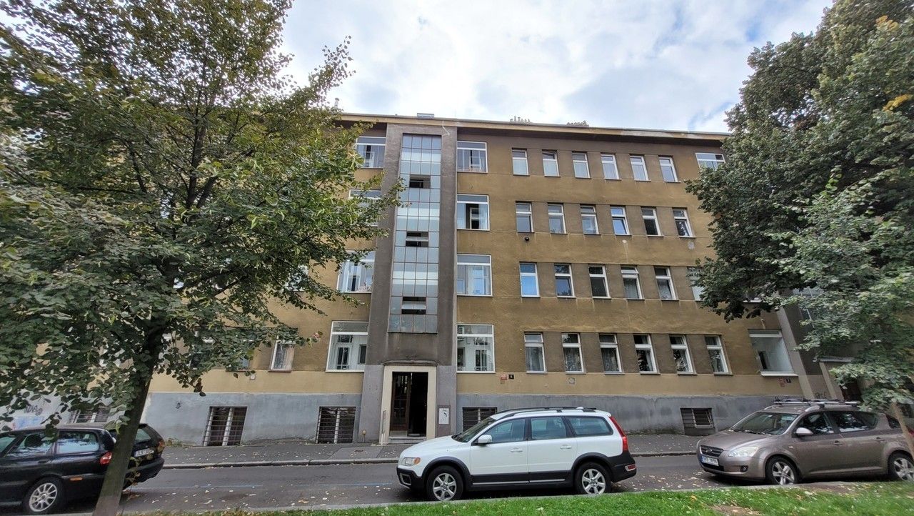 Prodej obchodní prostory - Nikoly Tesly, Praha, 65 m²