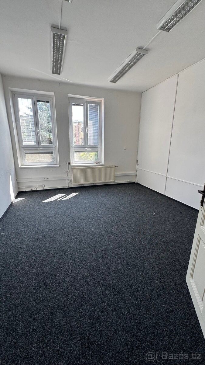 Kanceláře, Pardubice, 530 02