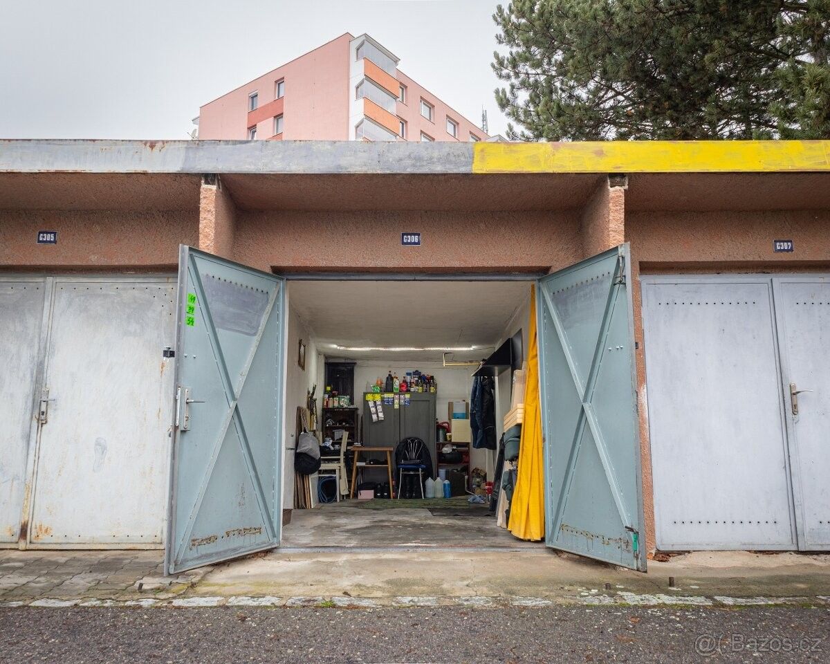 Garáže, Znojmo, 669 02