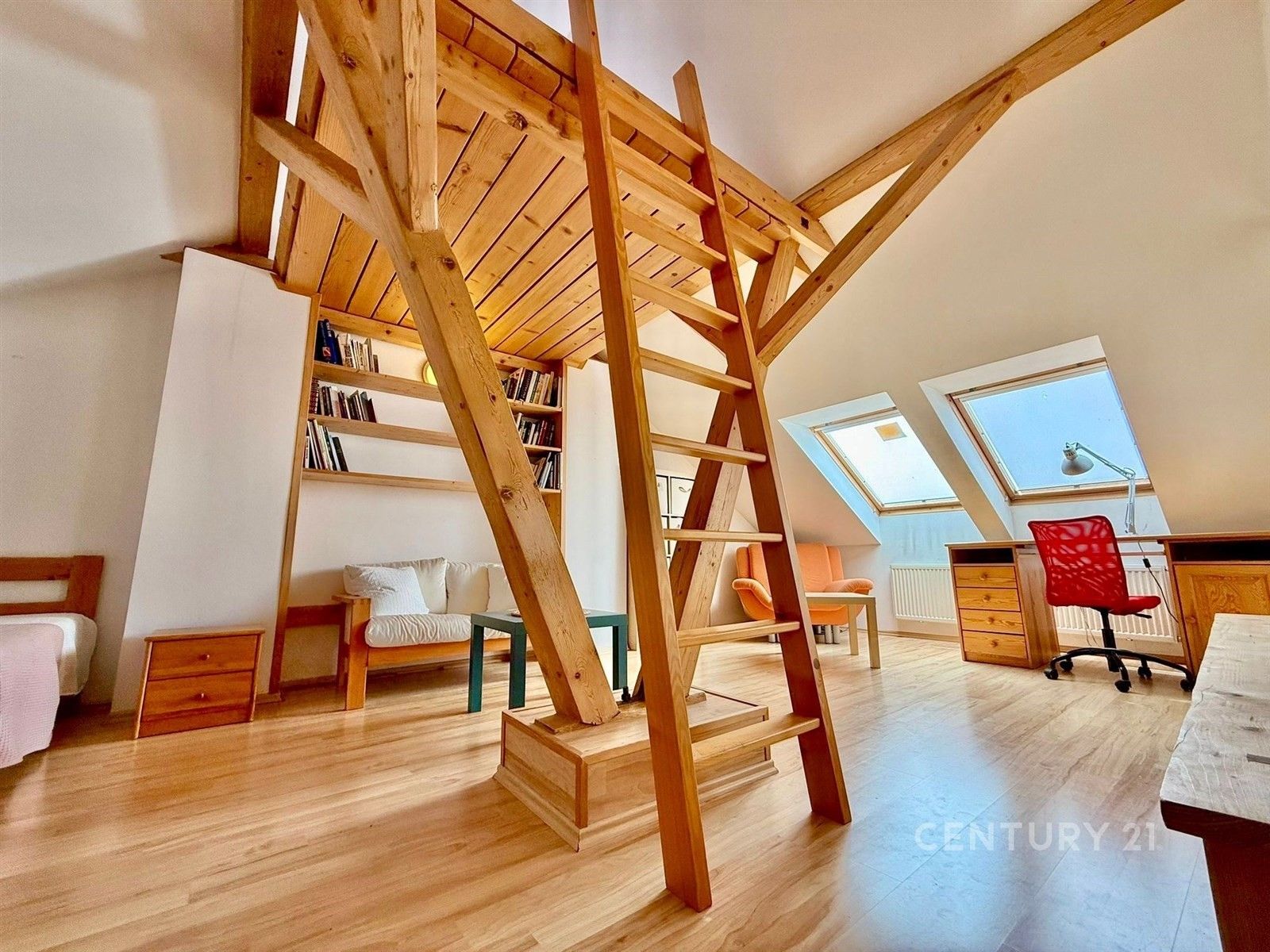 4+1, Hodonín, 237 m²