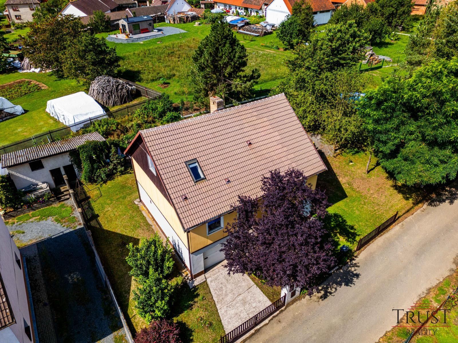 Rodinné domy, Děkanovice, 279 m²