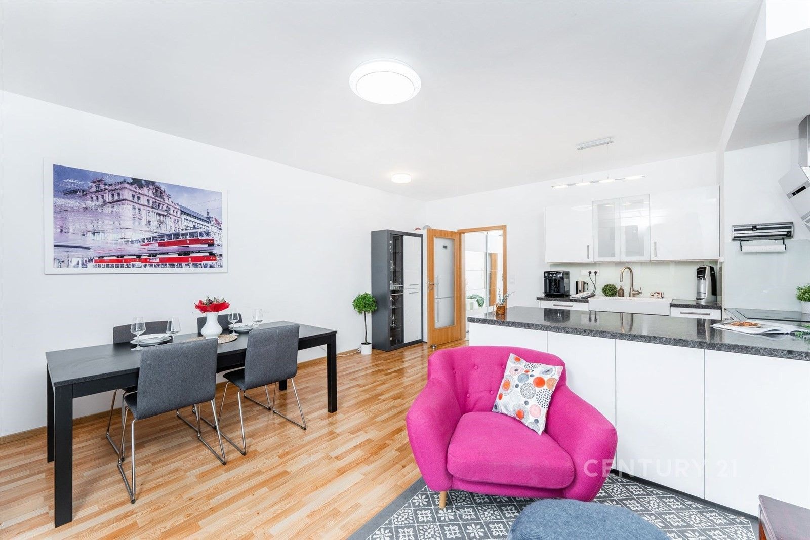 4+kk, Zvěřinova, Praha, 108 m²