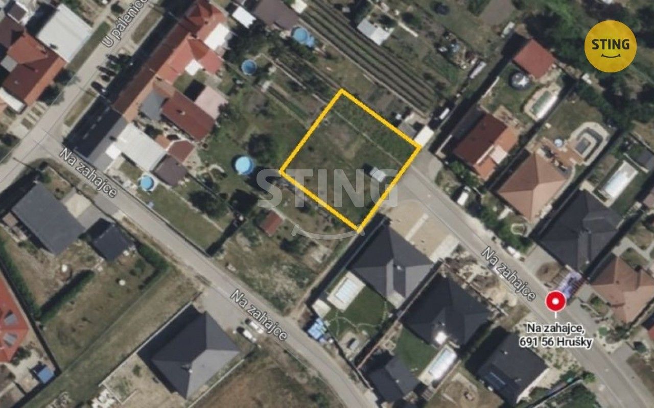 Prodej pozemek pro bydlení - Hrušky, 697 m²