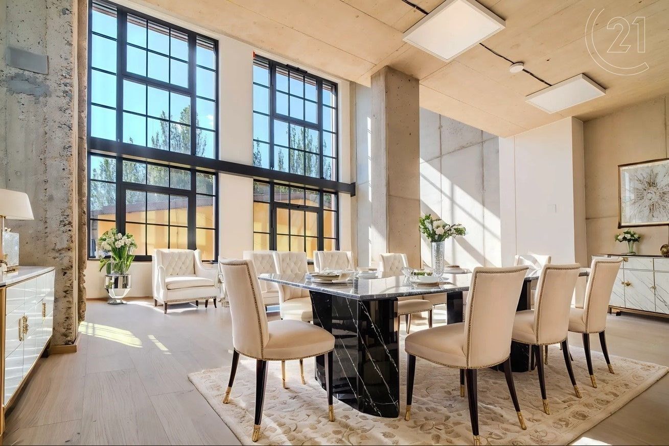 4+kk, Kolbenova, Praha, 144 m²