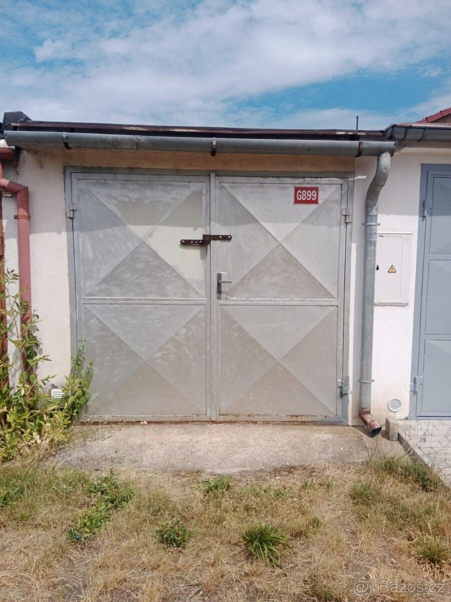 Garáže, Lovosice, 410 02