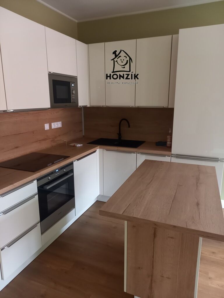 Pronájem byt 2+kk - Za zámečkem, Praha, 63 m²