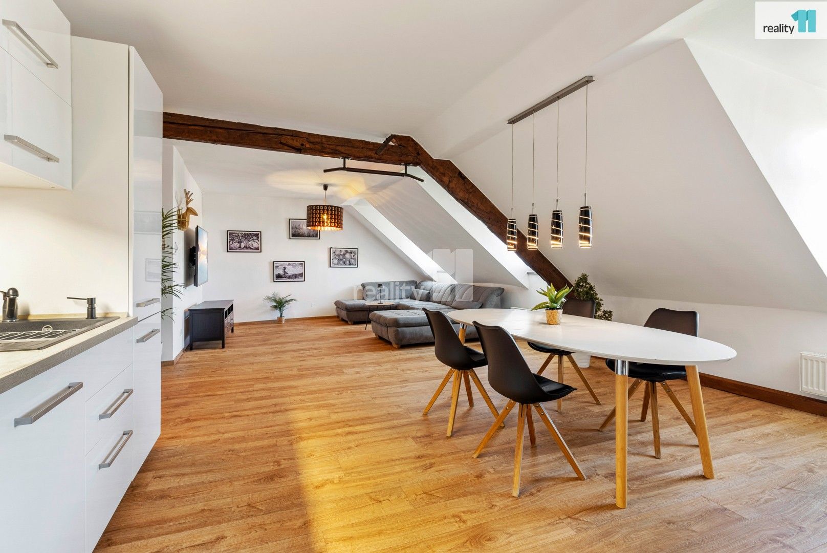 3+kk, náměstí 1. máje, Chrastava, 156 m²