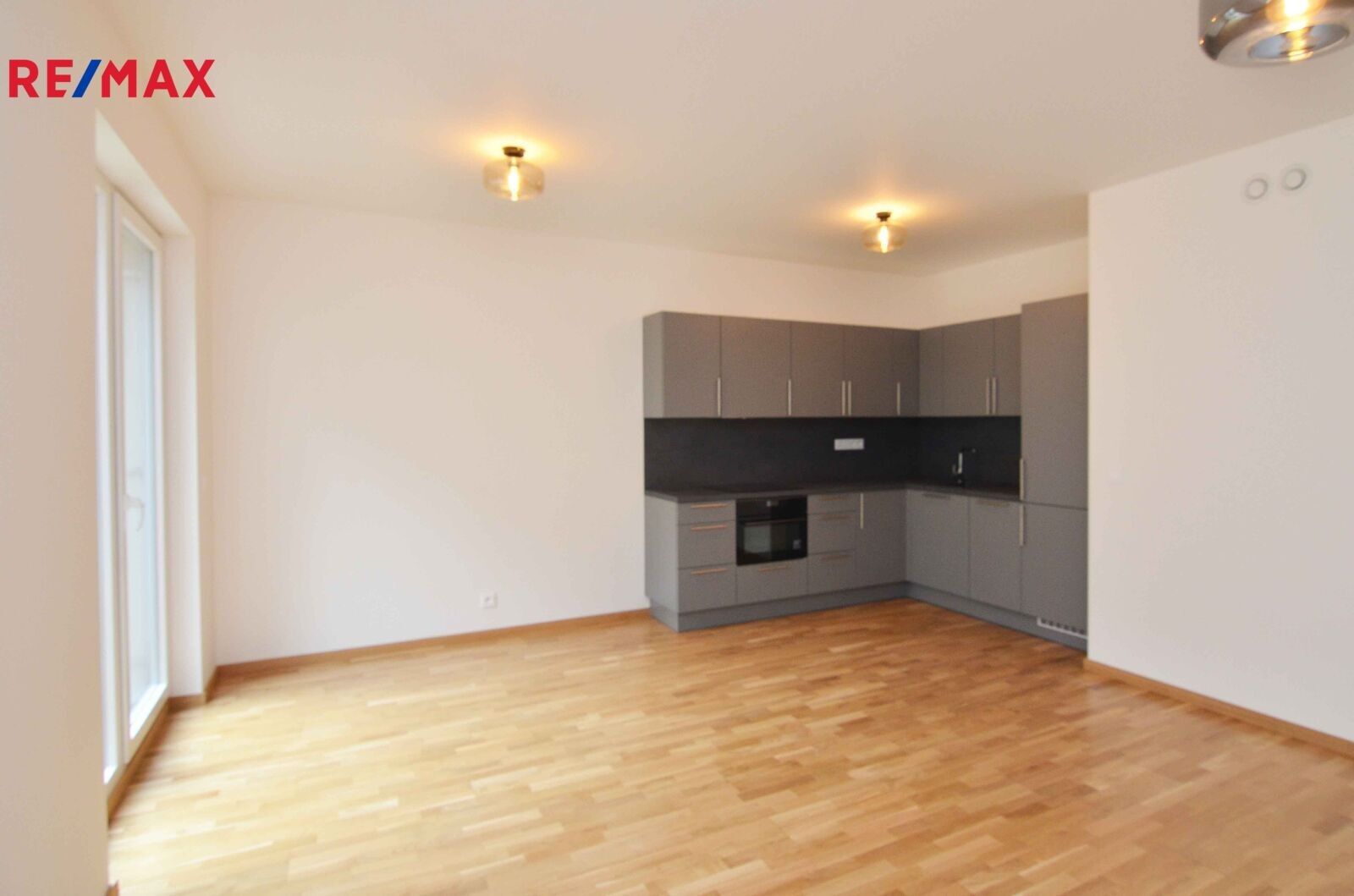 Pronájem byt 2+kk - Kolmanova, Praha, 69 m²