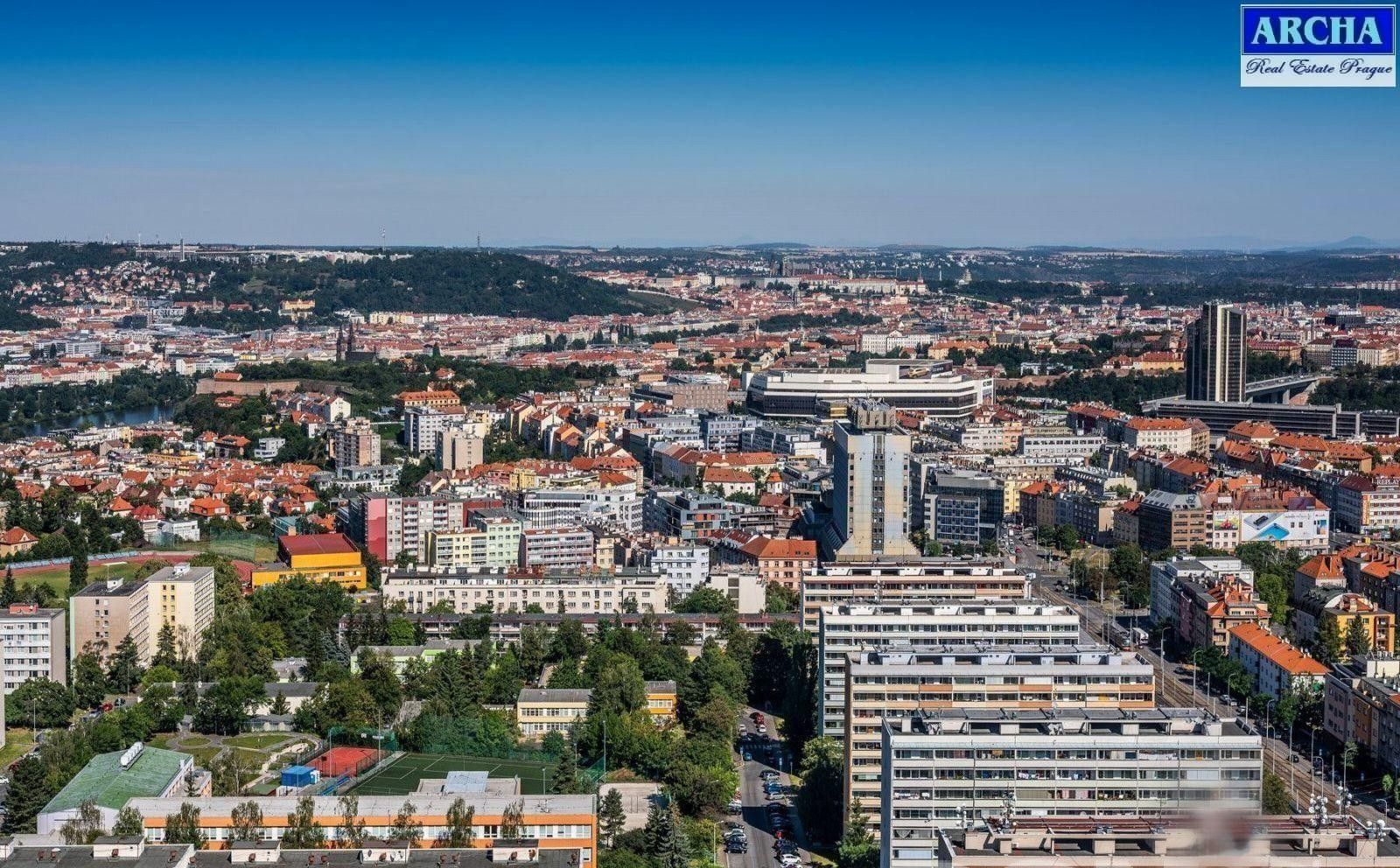 Pronájem kancelář - Na Pankráci, Praha, 977 m²