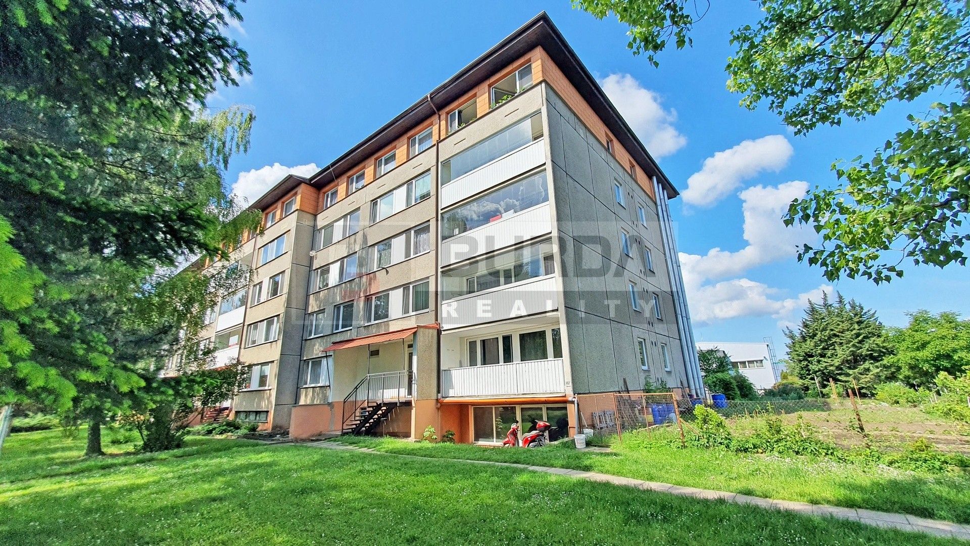 Prodej byt 3+1 - Měšice, 68 m²