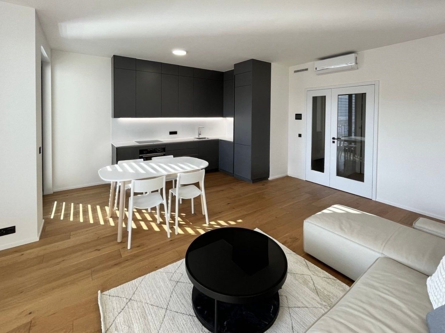 Pronájem byt 3+kk - Grafická, Praha, 104 m²