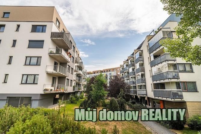 2+kk, Makedonská, Praha, 49 m²