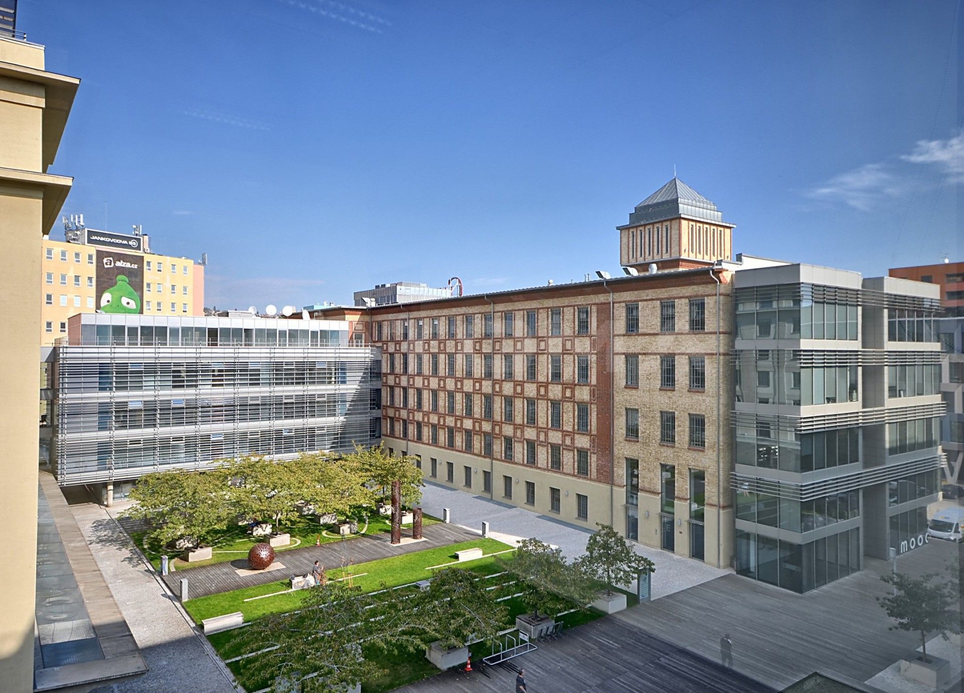 Pronájem kancelář - Jankovcova, Praha, 237 m²