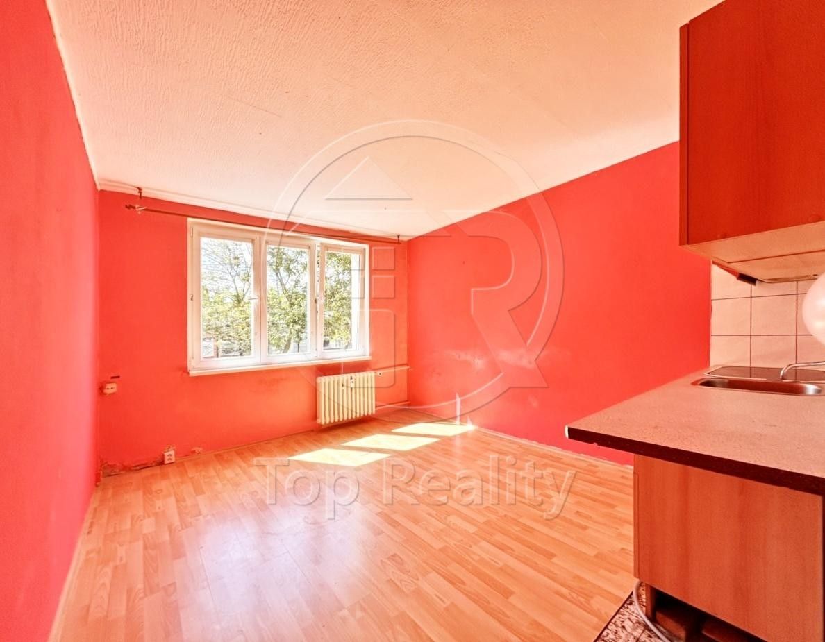 Pronájem byt 1+kk - náměstí 9. května, Chodov, 26 m²