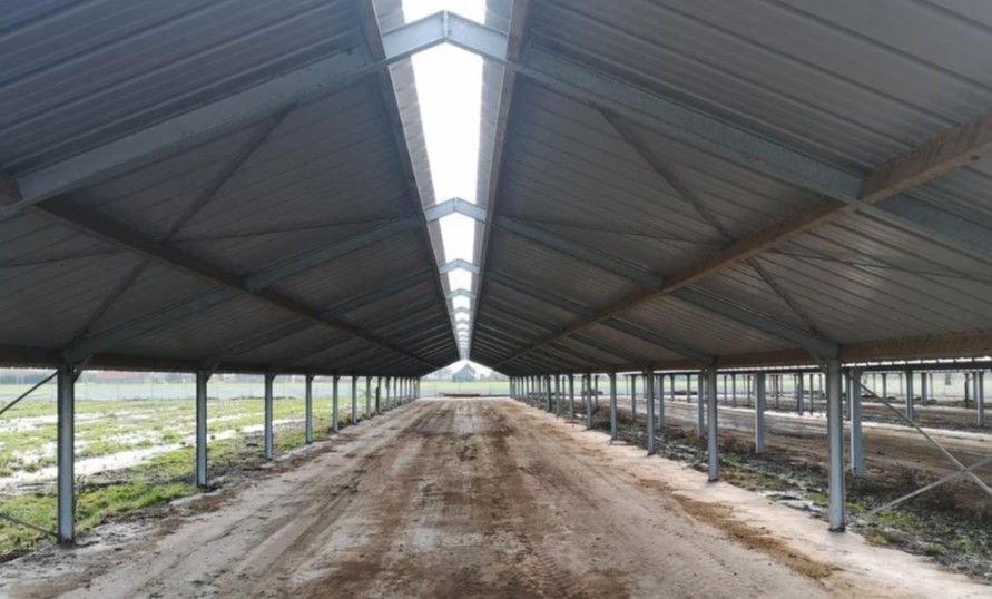 Sklady, 987 66, Zahraničí