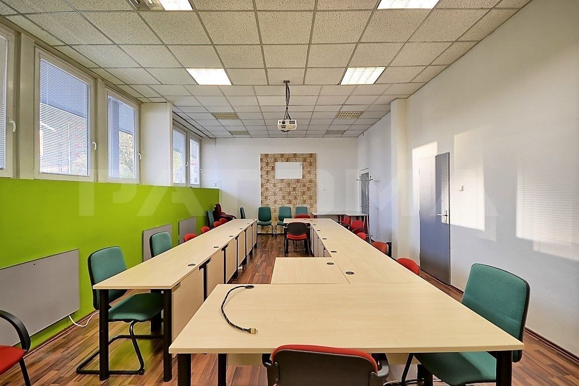 Pronájem kancelář - V olšinách, Praha, 200 m²