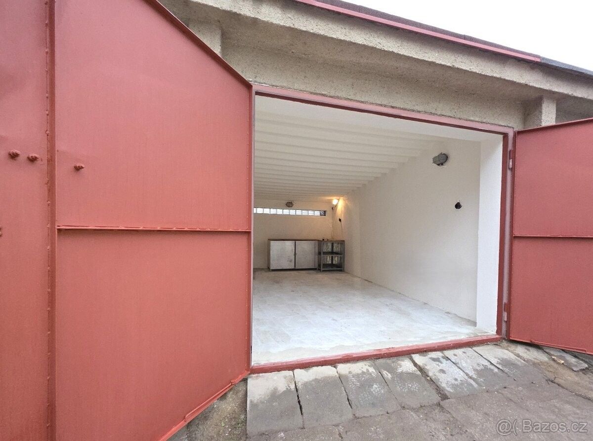 Garáže, Brno, 627 00