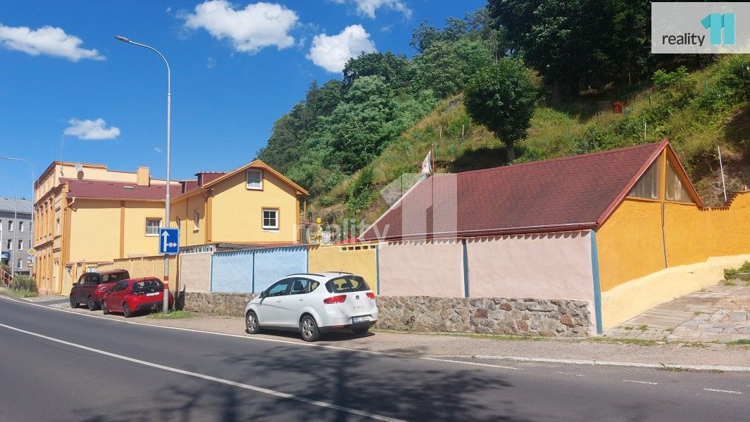 Prodej rodinný dům - Tovární, Loket, 122 m²