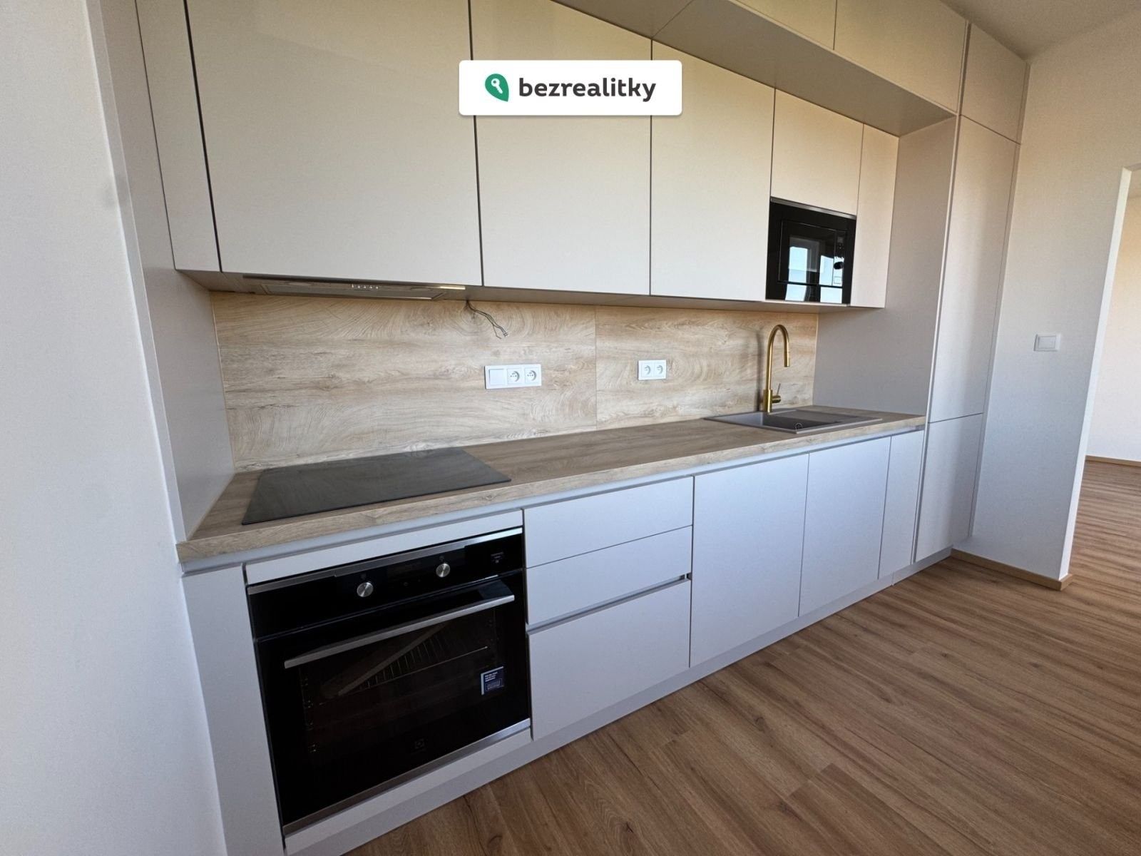 2+1, Spojovací, Praha, 56 m²