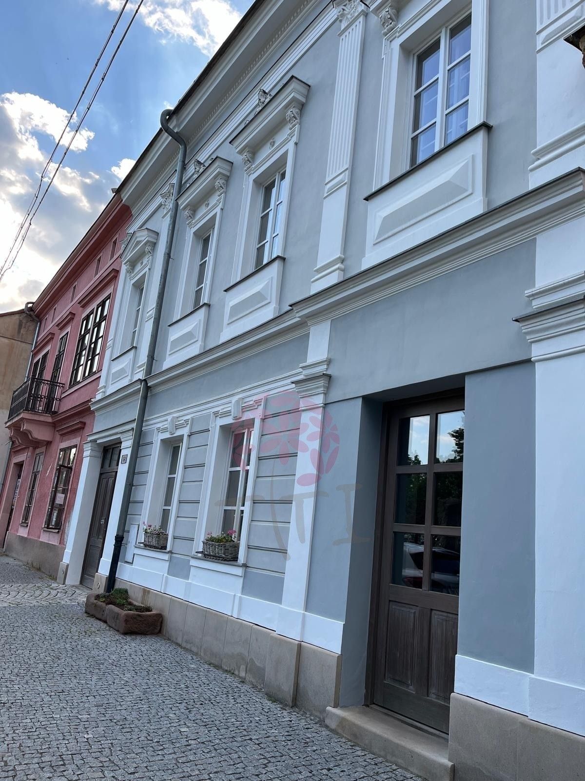 Pronájem obchodní prostory - náměstí Smiřických, Kostelec nad Černými lesy, 75 m²