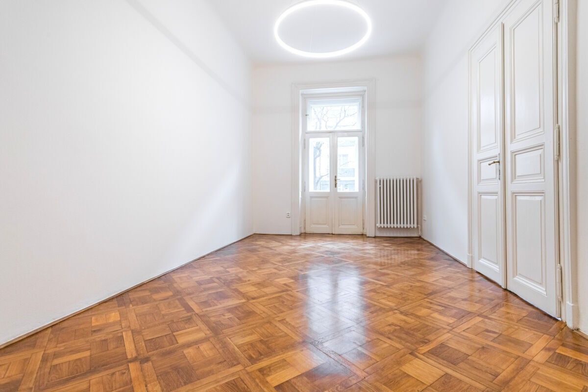 4+kk, Francouzská, Praha, 92 m²