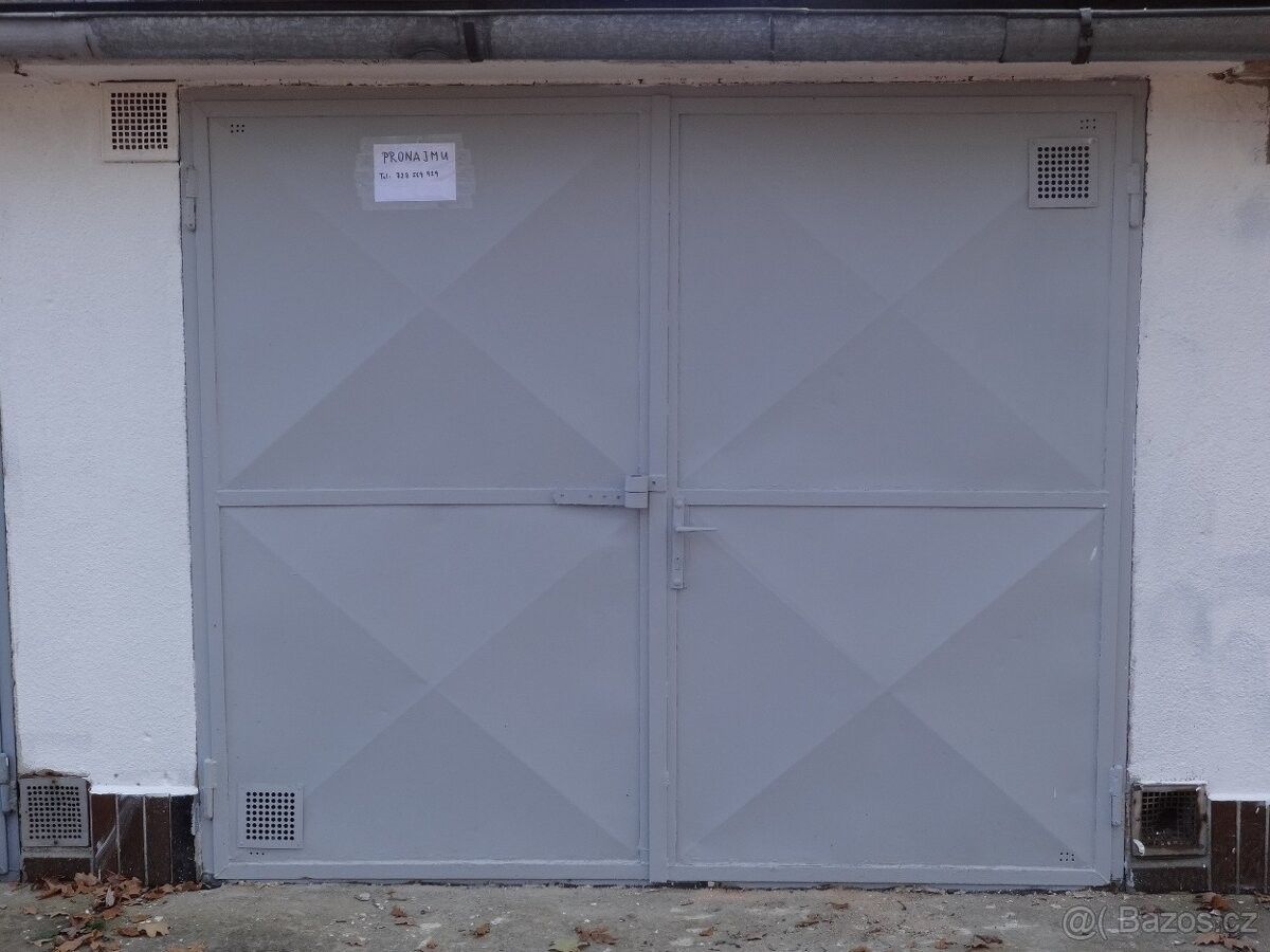 Garáže, Plzeň, 301 00