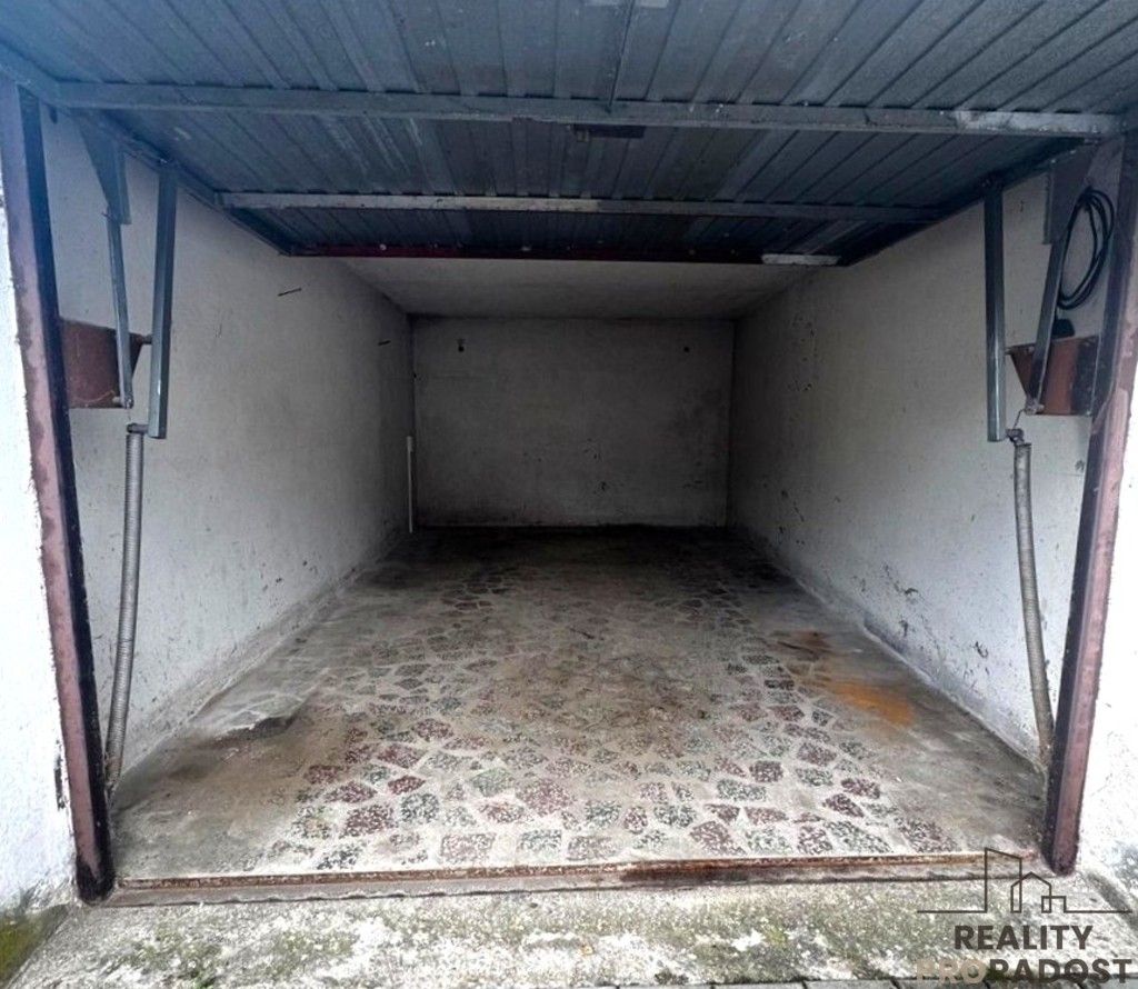 Prodej garáž - Moravský Krumlov, 20 m²