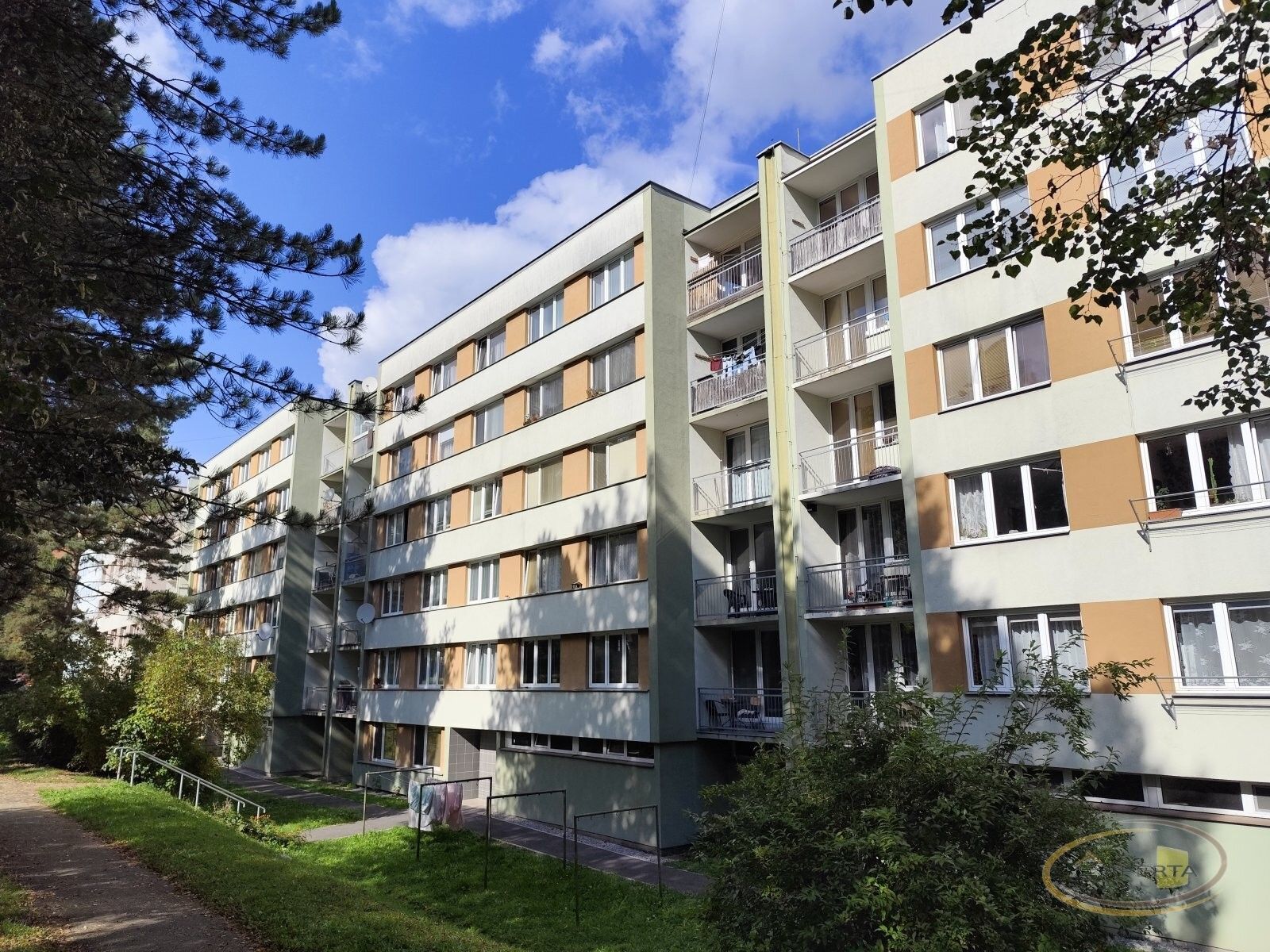 2+kk, Sídliště Plešivec, Český Krumlov, 41 m²