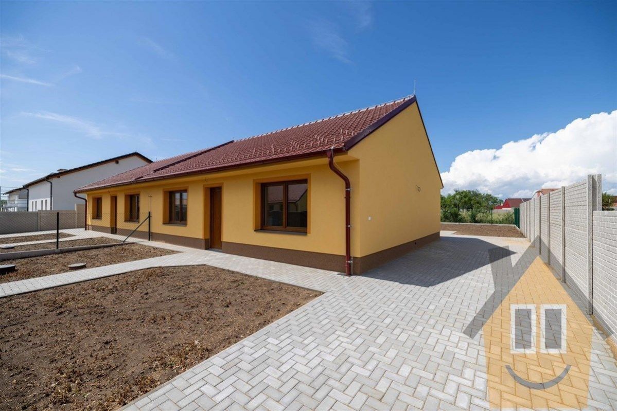 Prodej rodinný dům - Pomezní, Žabčice, 120 m²