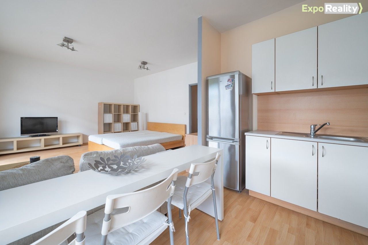 Prodej byt 1+kk - Březnická, Zlín, 42 m²