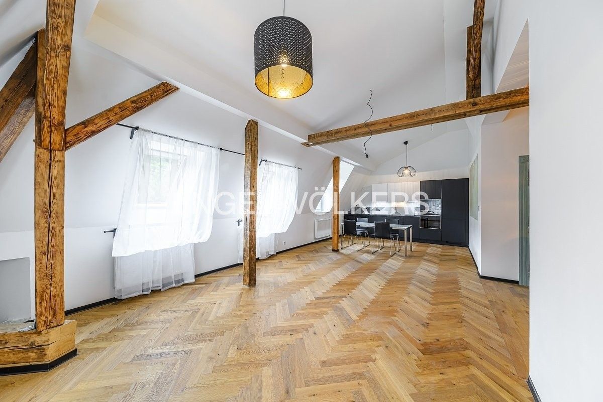 3+kk, Jinonická, Praha, 76 m²