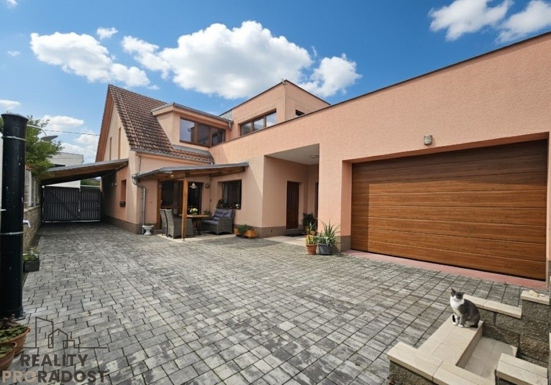 Rodinné domy, Čebín, 208 m²