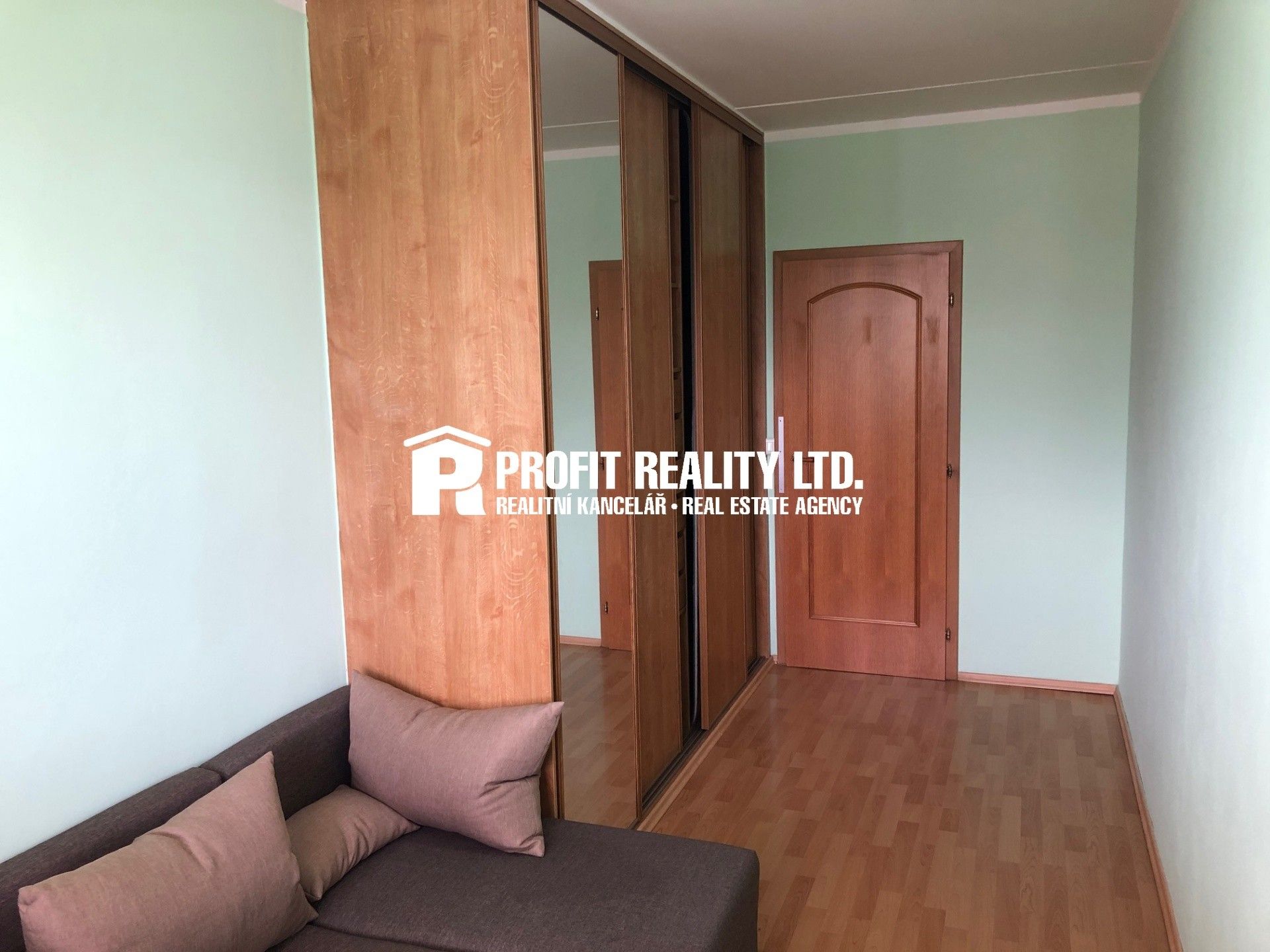 Pronájem byt 1+kk - Rodopská, Praha, 14 m²