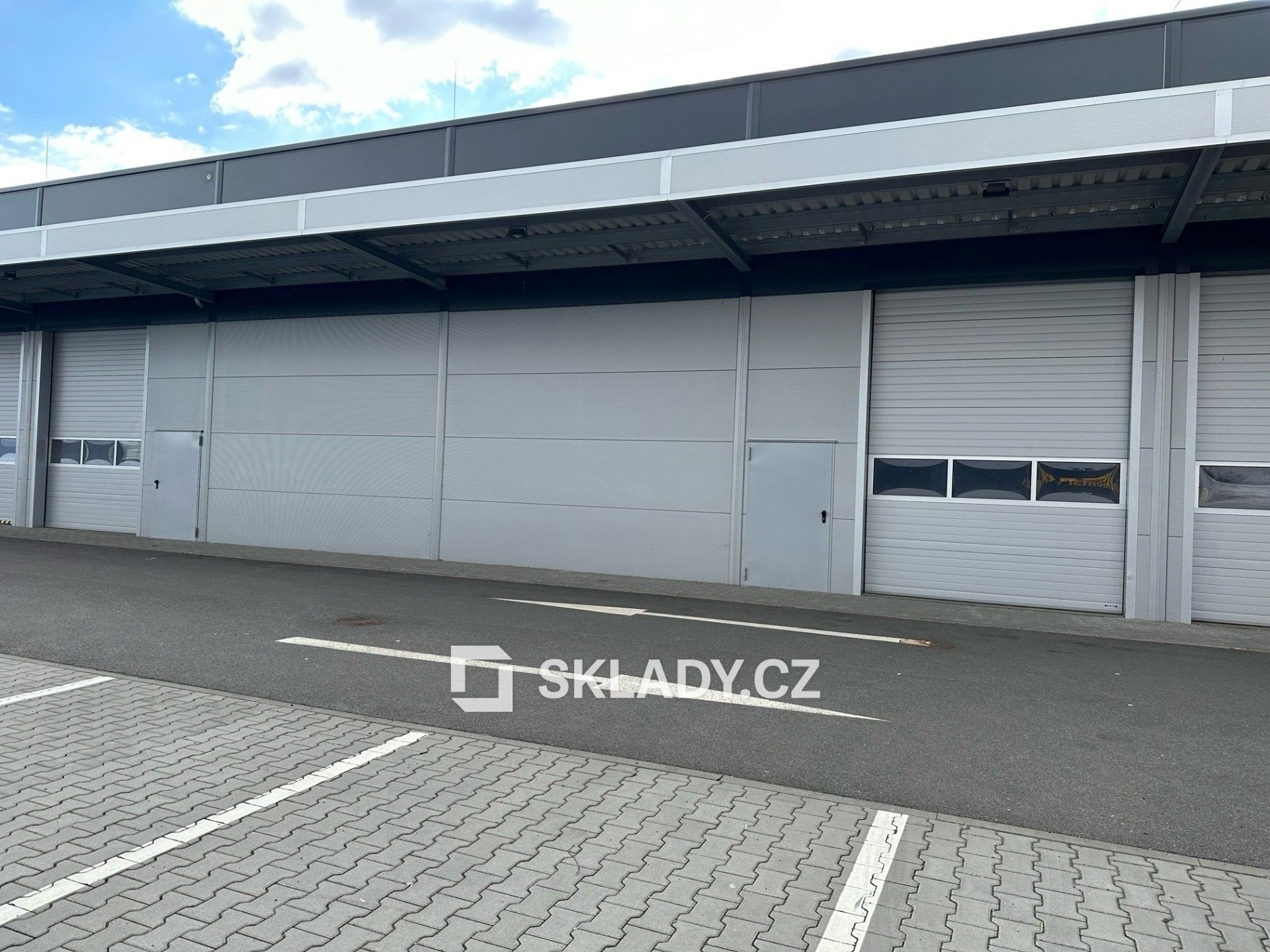 Sklady, Zápy, 270 m²