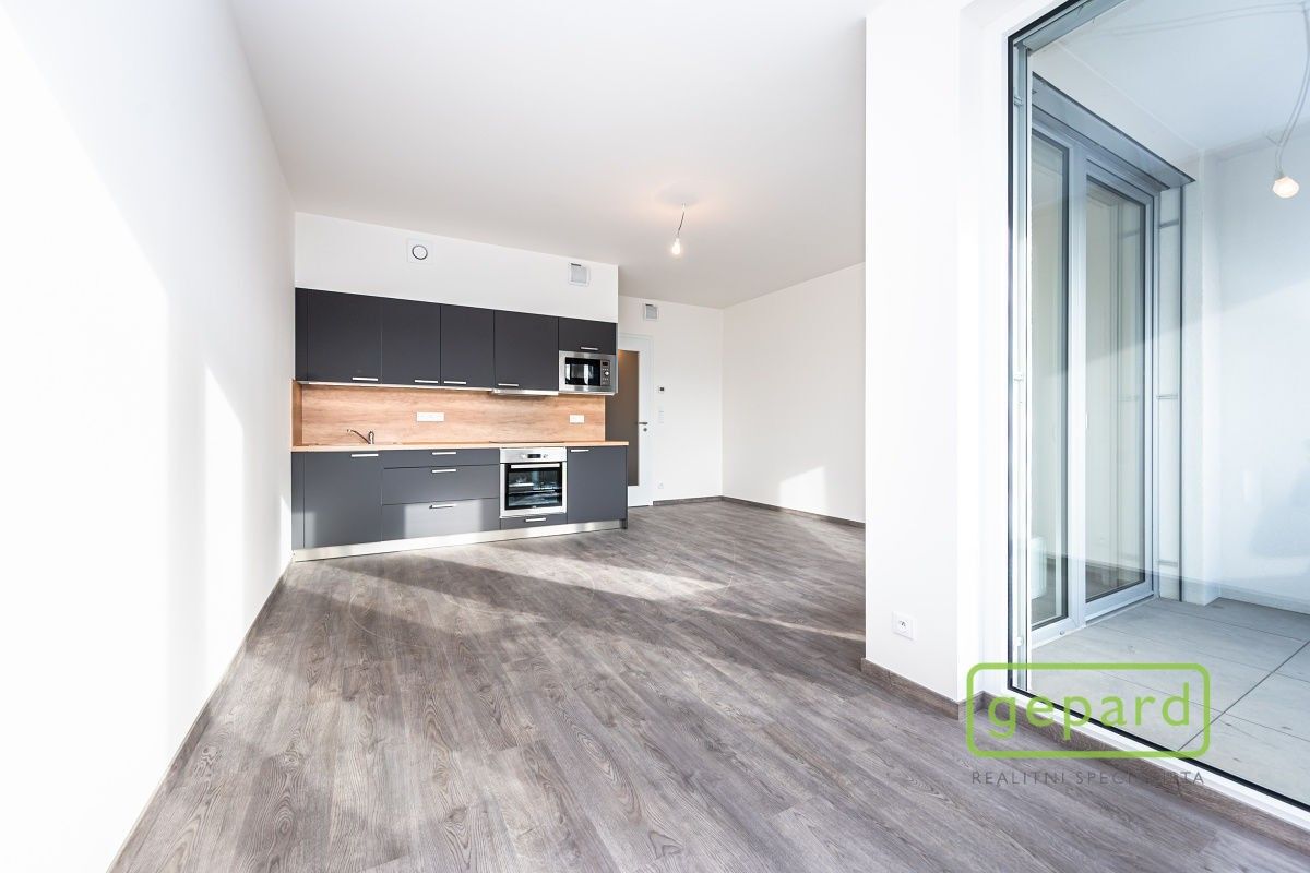 Pronájem byt 1+kk - U Pergamenky, Praha, 34 m²