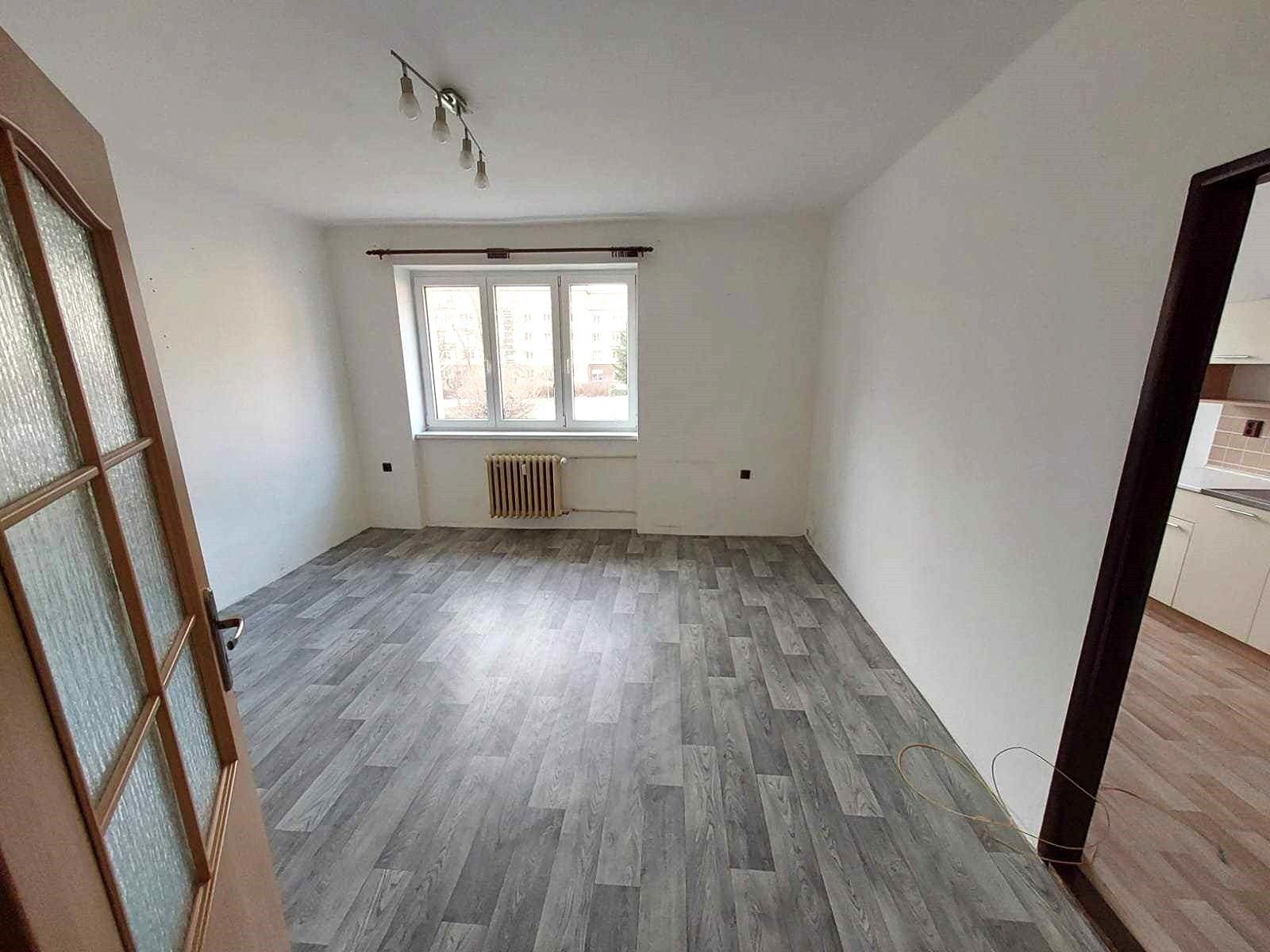 Pronájem byt 1+1 - gen. Píky, Kladno, 37 m²