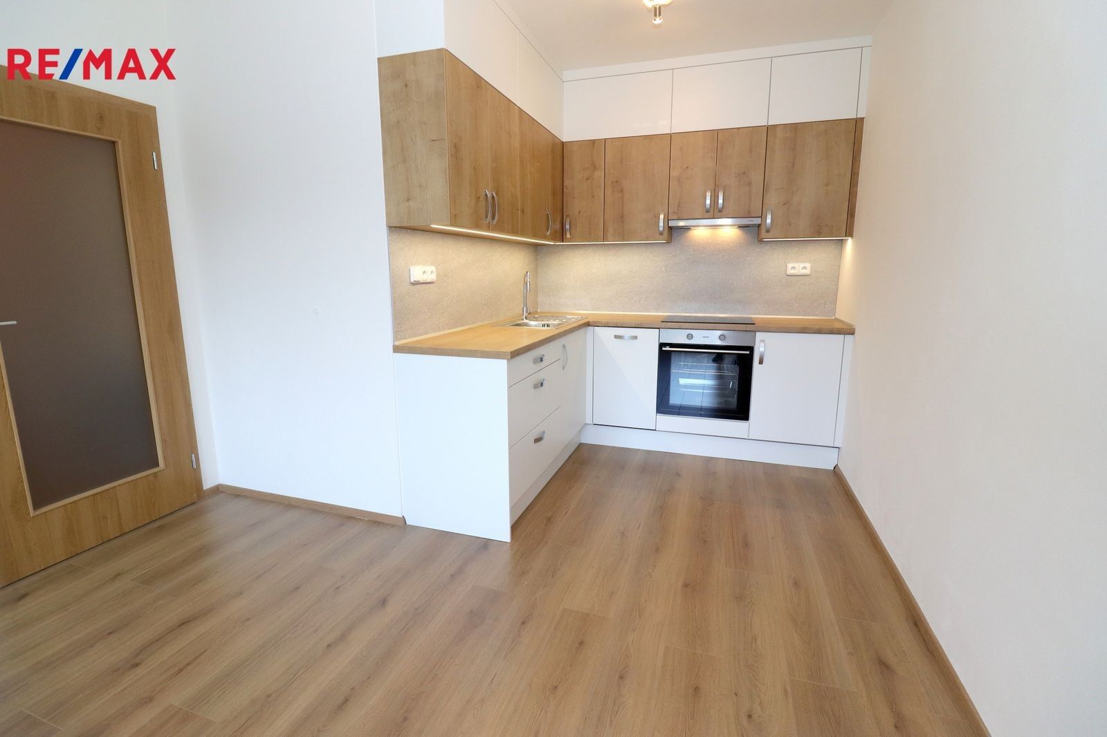 Pronájem byt 2+kk - V Hliníkách, Chrudim, 51 m²