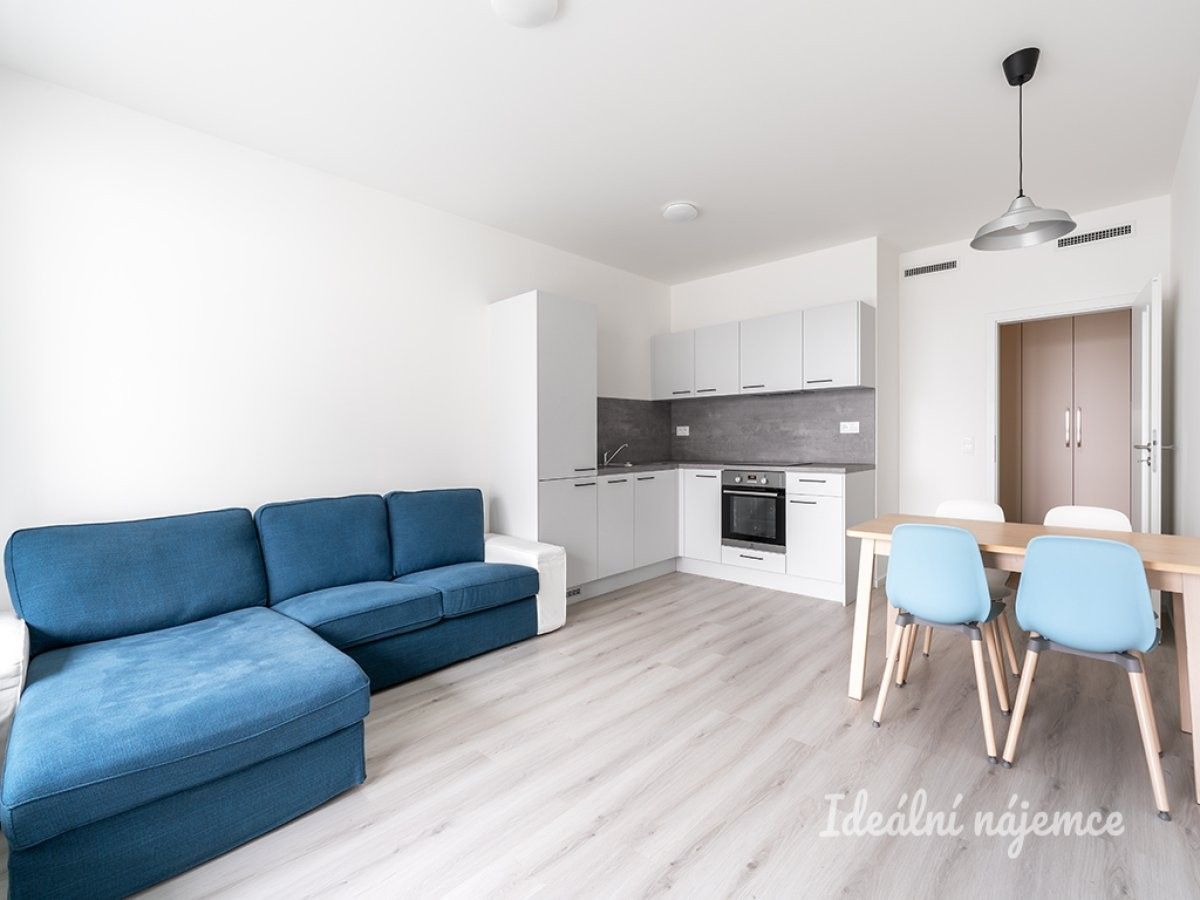 2+kk, Kolbenova, Praha, 54 m²