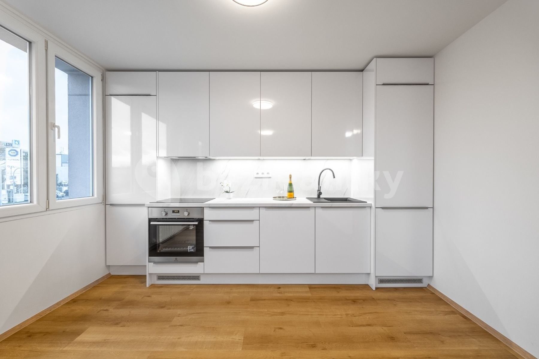 3+kk, Novodvorská, Praha, 56 m²