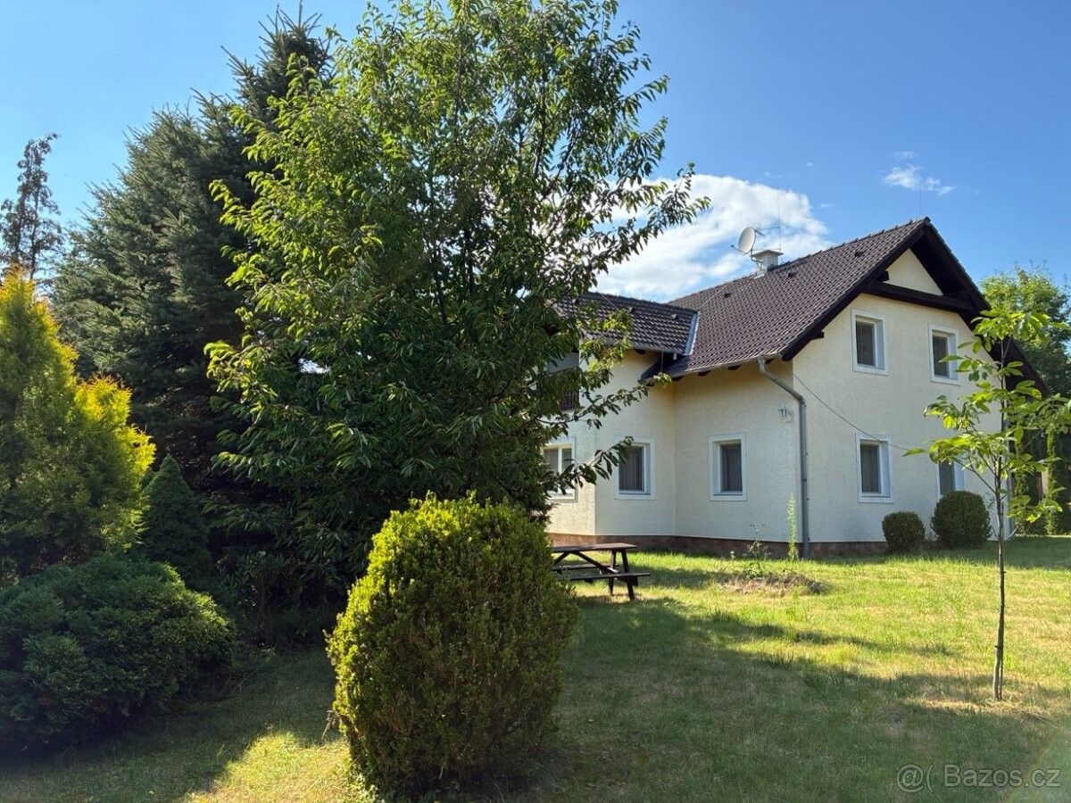 Rodinné domy, Kamenice, 251 68