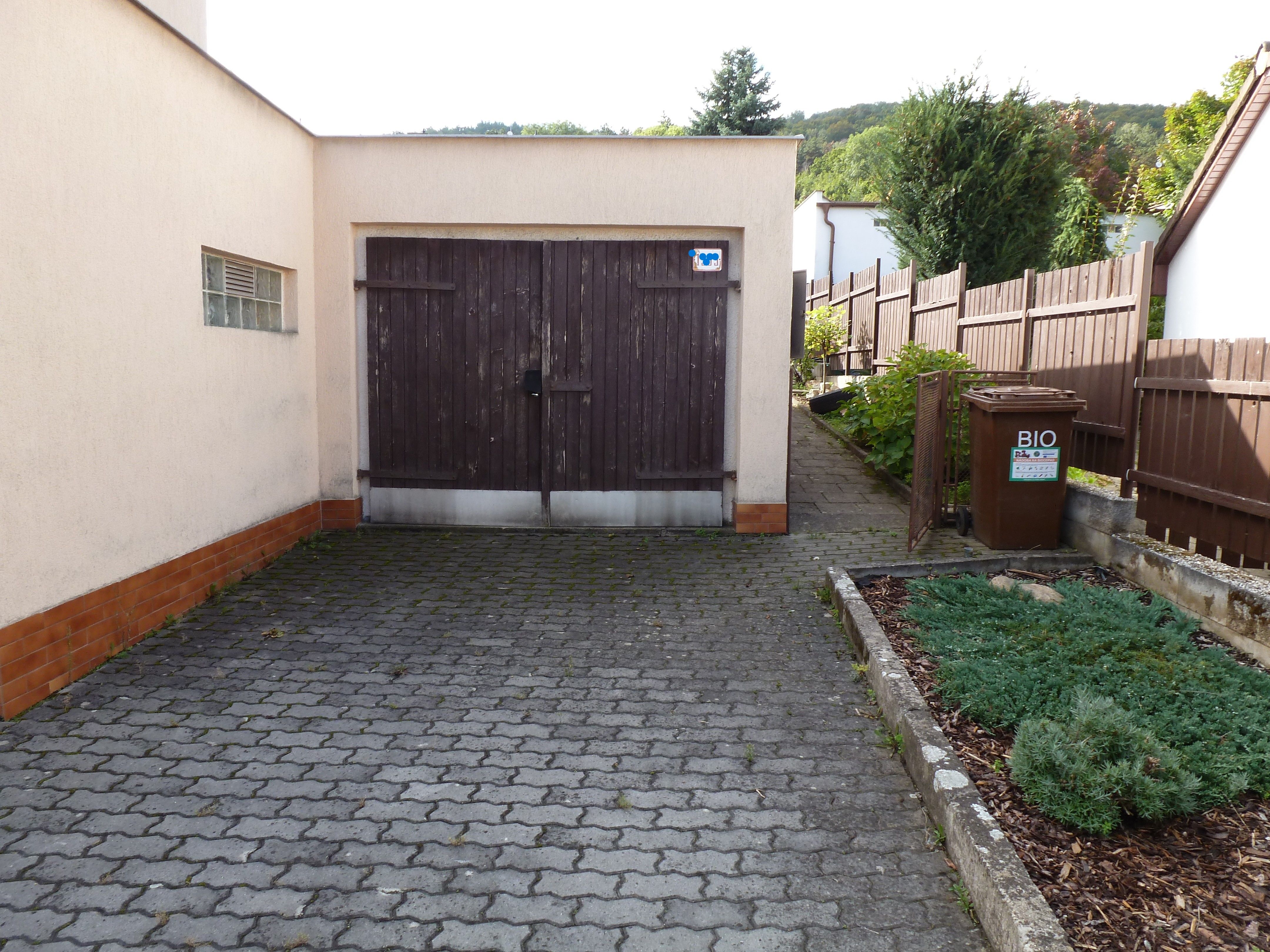 Garáže, Most, 20 m²