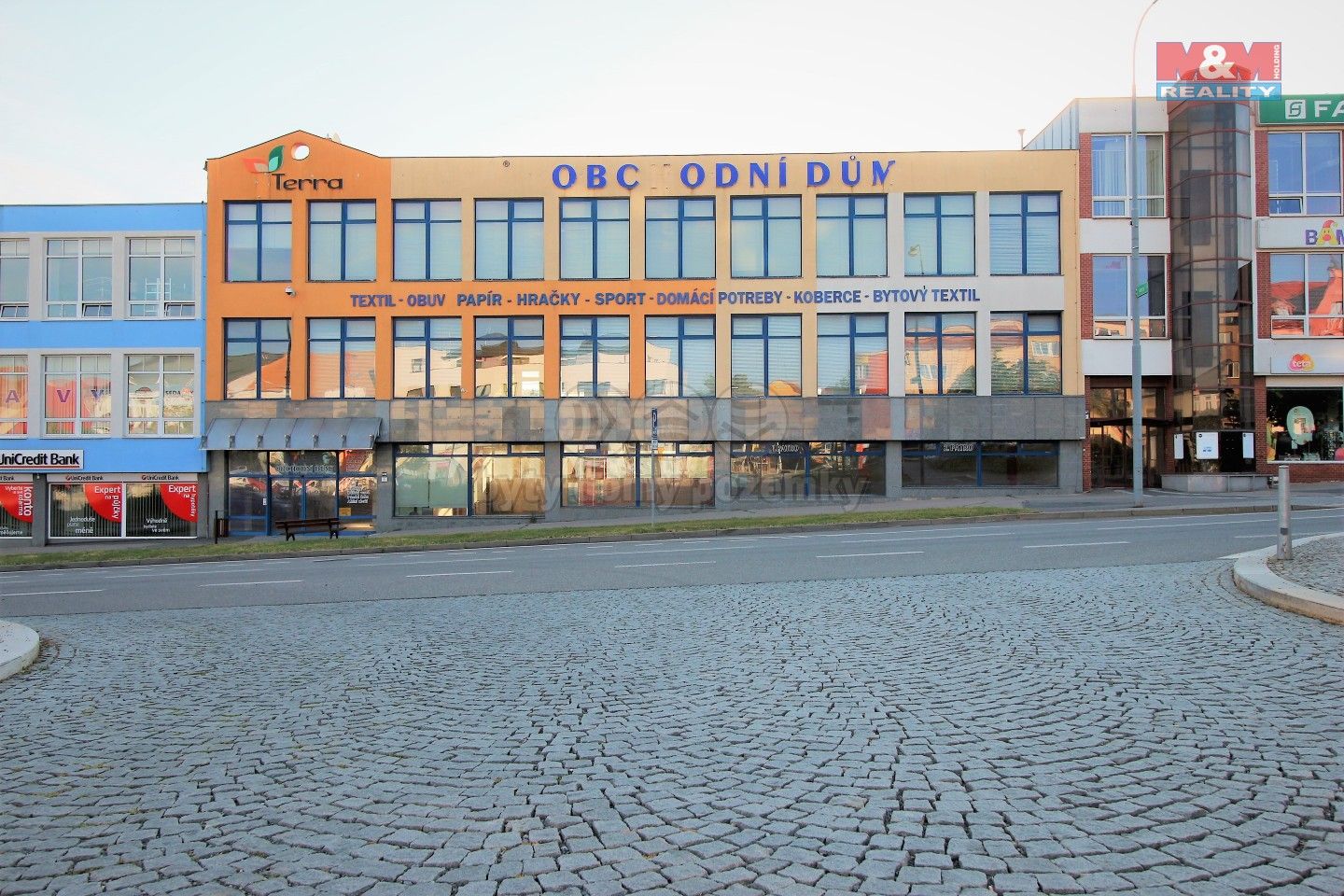 Obchodní prostory, nám. Republiky, Žďár nad Sázavou, 500 m²