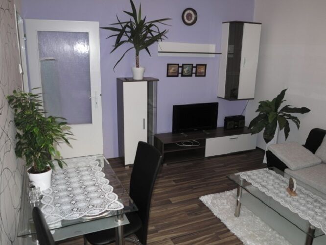 2+kk, Kyjevská, Kladno, 32 m²