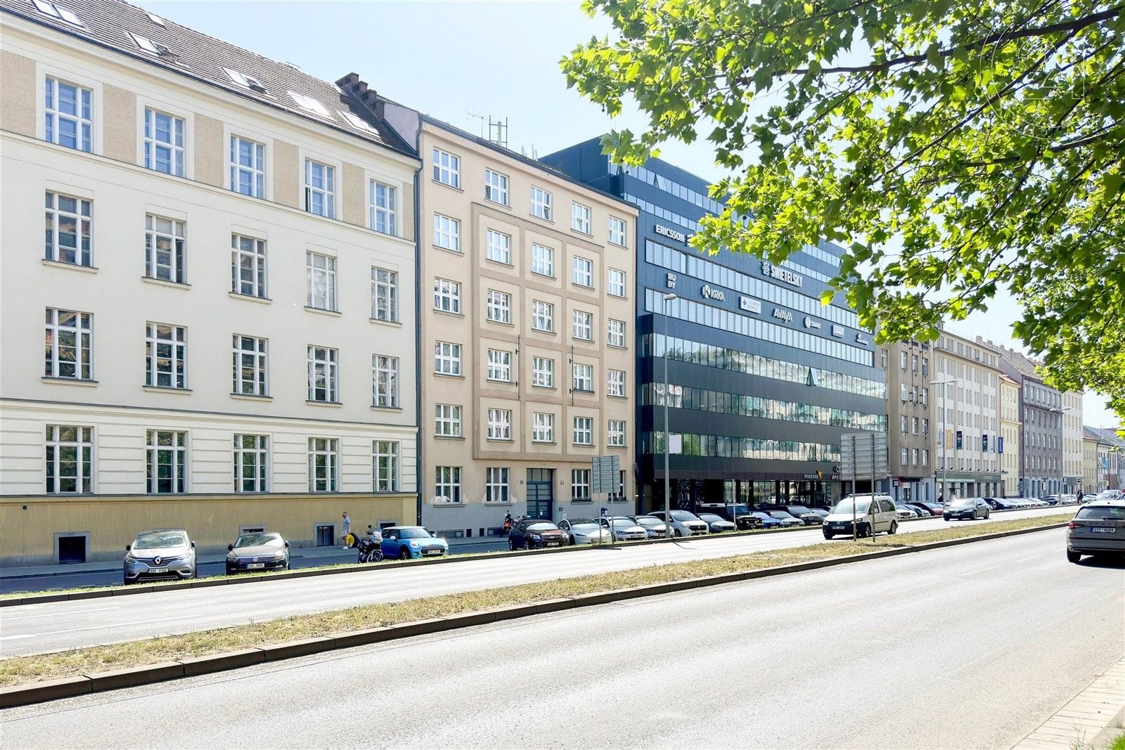 Pronájem byt 2+kk - Pobřežní, Praha, 66 m²