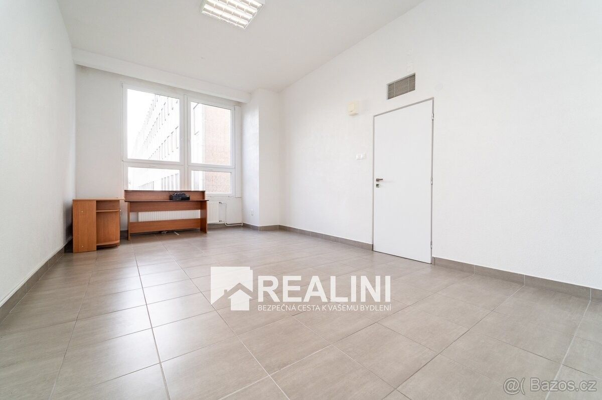 Pronájem obchodní prostory - Karviná, 733 01, 45 m²