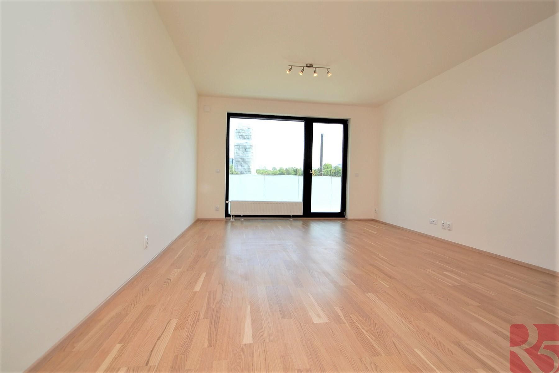 2+kk, Nekvasilova, Praha, 57 m²