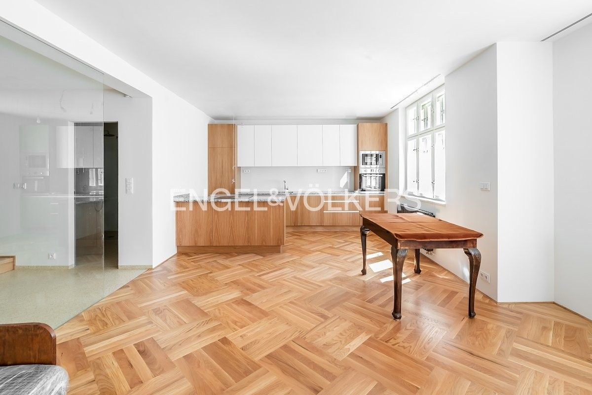 2+kk, Maiselova, Praha, 99 m²